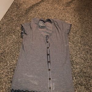 Short sleeve striped Hollister top